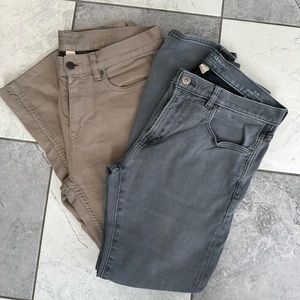 Two pairs of Banana Republic ‘Traveler’ denim! 👖 👖
